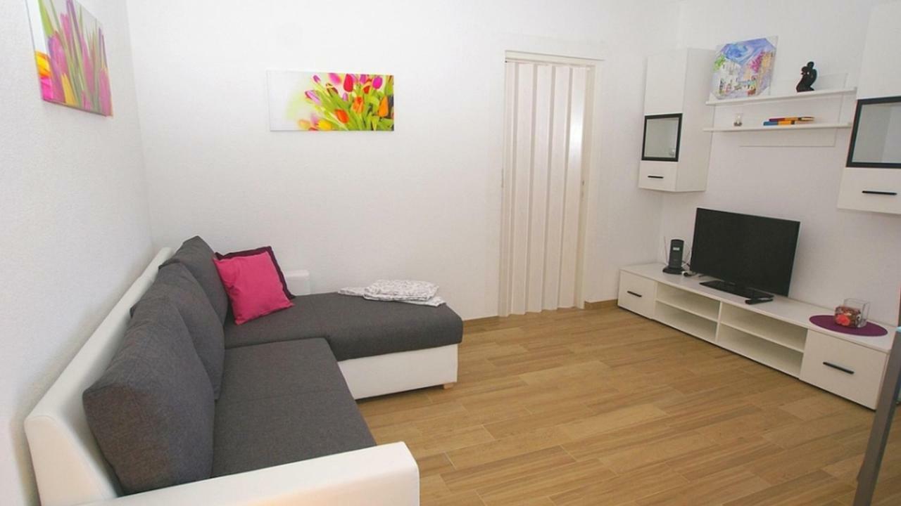 מאלינסקה Apartments Kamelija מראה חיצוני תמונה